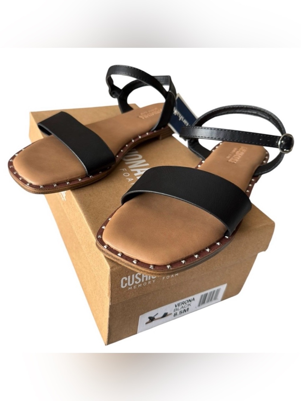 Cushionaire Verona Studded Sandals – Chic & Comfy All-Day Style, NWT 8.5
